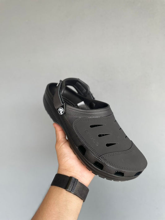 Crocs Cubierta de cuero